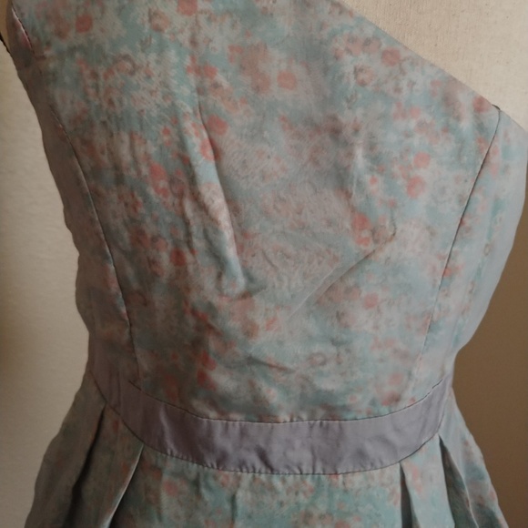 Off shoulder party blouse NWT - Picture 5 of 6